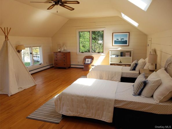 90 Peconic Avenue, Shelter Island NY 11964