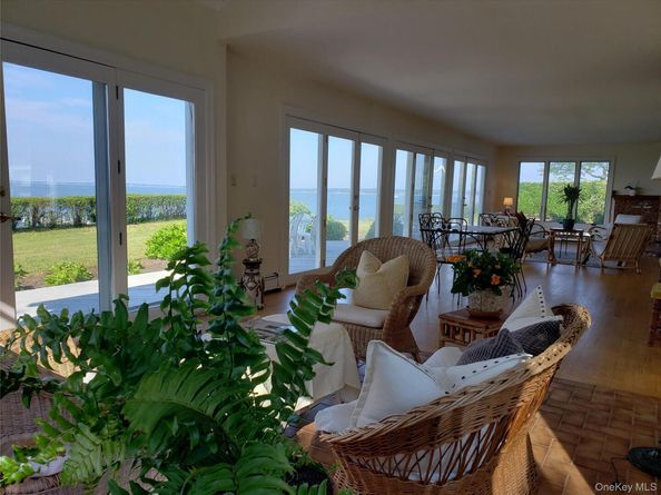 90 Peconic Avenue, Shelter Island NY 11964