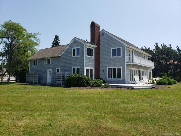 90 Peconic Avenue, Shelter Island NY 11964