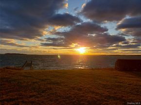 90 Peconic Avenue, Shelter Island NY 11964