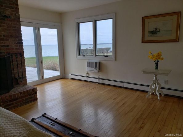 90 Peconic Avenue, Shelter Island NY 11964