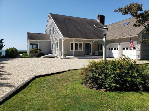 90 Peconic Avenue, Shelter Island NY 11964