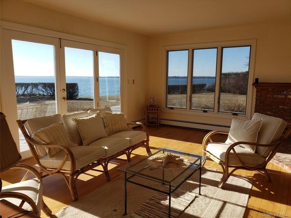 90 Peconic Avenue, Shelter Island NY 11964