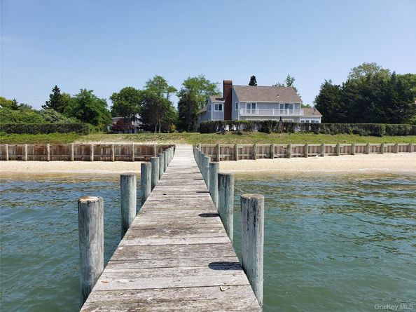 90 Peconic Avenue, Shelter Island NY 11964