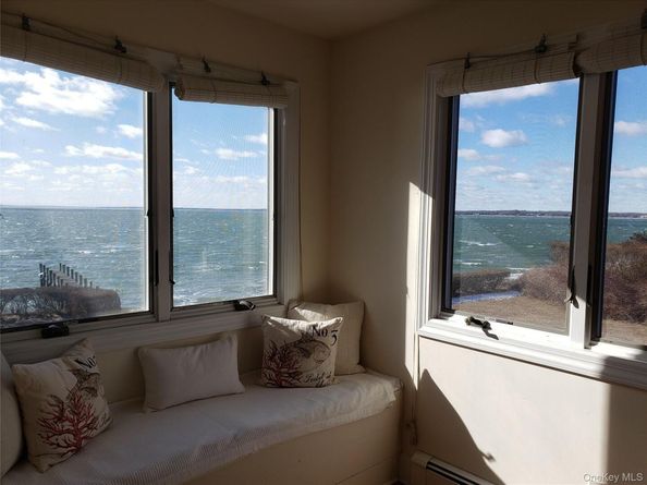 90 Peconic Avenue, Shelter Island NY 11964