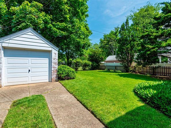 147 Nugent Street, New Hyde Park NY 11040