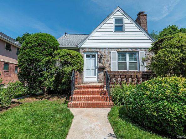 147 Nugent Street, New Hyde Park NY 11040