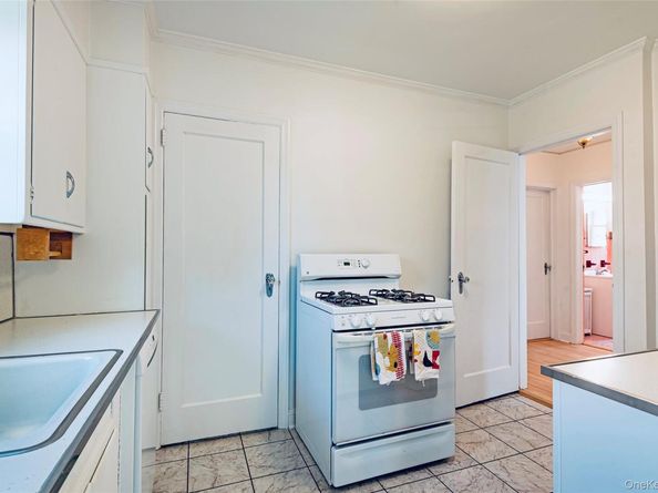 147 Nugent Street, New Hyde Park NY 11040