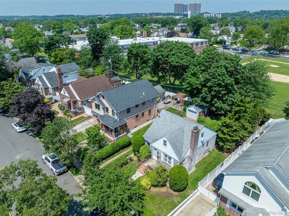 147 Nugent Street, New Hyde Park NY 11040