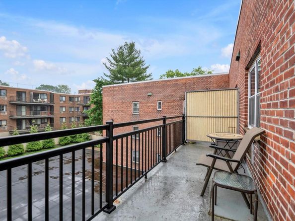 25 Chapel Place 3N, Great Neck NY 11021