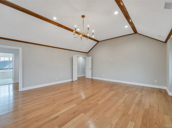 319 Blacksmith Road W, Levittown NY 11756