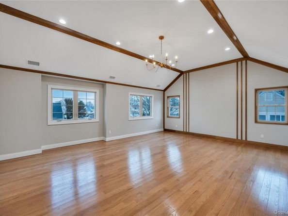 319 Blacksmith Road W, Levittown NY 11756