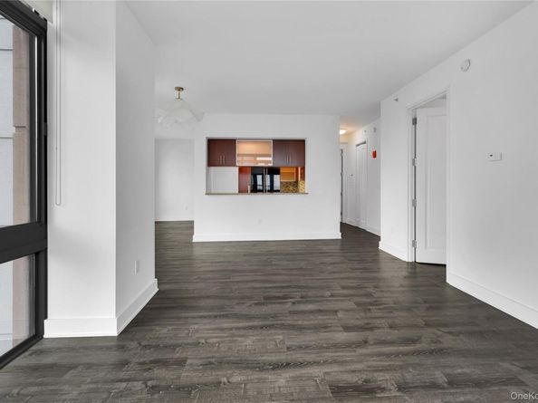 175 Huguenot Street 1106, New Rochelle NY 10801