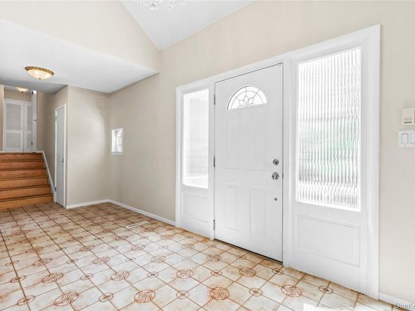 4 Mark Drive, Rye Brook NY 10573