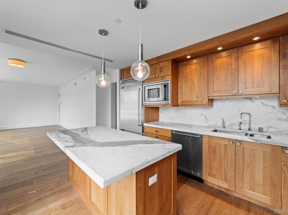 5 Renaissance Square 10G, White Plains NY 10601