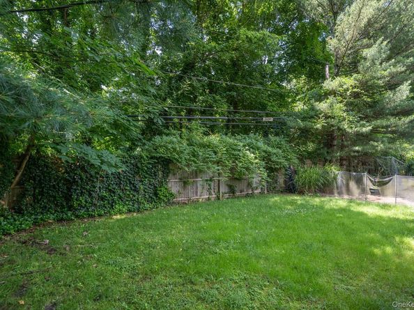 61 Locust Lane, Roslyn Heights NY 11577