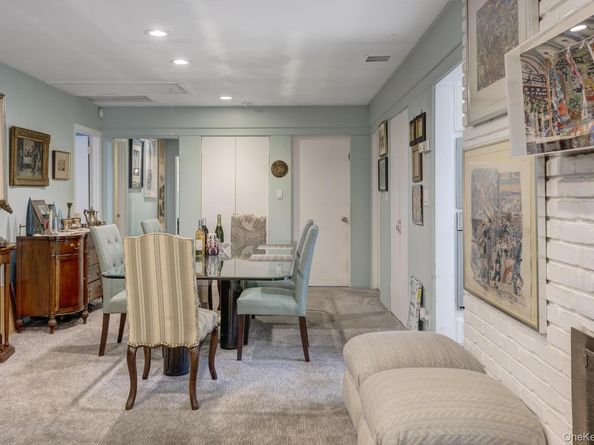 61 Locust Lane, Roslyn Heights NY 11577