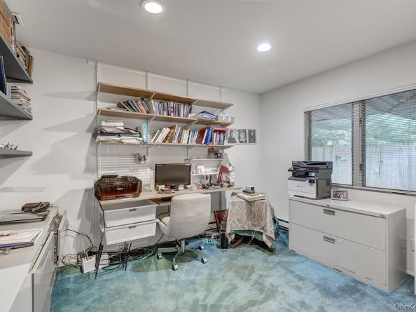 61 Locust Lane, Roslyn Heights NY 11577