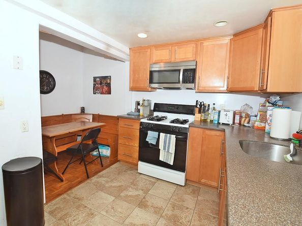 8102 164th Place, Jamaica Hills NY 11432