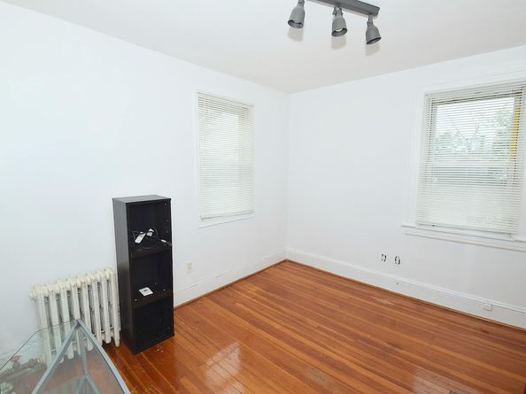 8102 164th Place, Jamaica Hills NY 11432