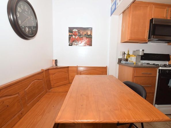 8102 164th Place, Jamaica Hills NY 11432