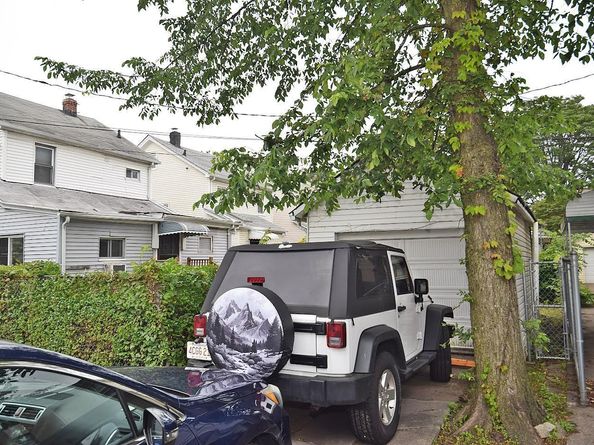 8102 164th Place, Jamaica Hills NY 11432
