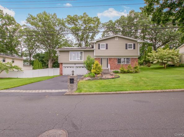 127 Parkview Road, Elmsford NY 10523