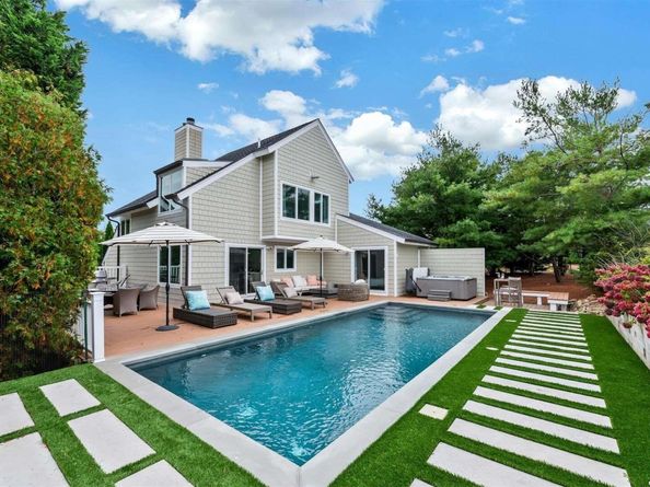 33 Old Canoe Place Road, Hampton Bays NY 11946
