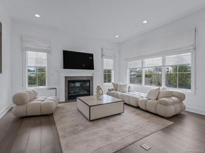 1 Sequoia Circle, Manhasset NY 11030