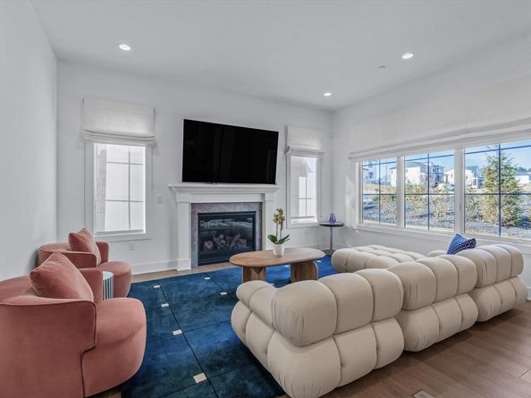 1 Sequoia Circle, Manhasset NY 11030