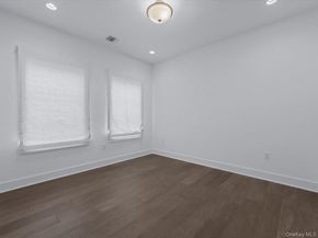 1 Sequoia Circle, Manhasset NY 11030