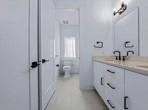 1 Sequoia Circle, Manhasset NY 11030