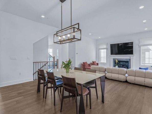 1 Sequoia Circle, Manhasset NY 11030
