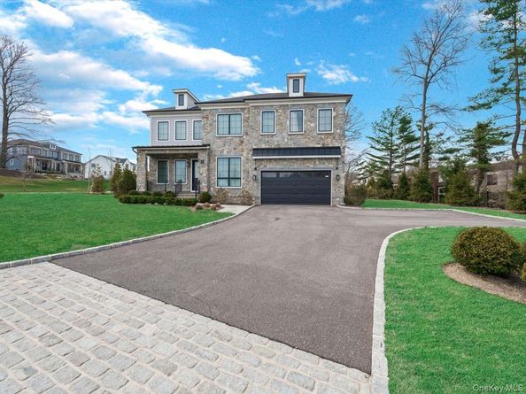1 Sequoia Circle, Manhasset NY 11030