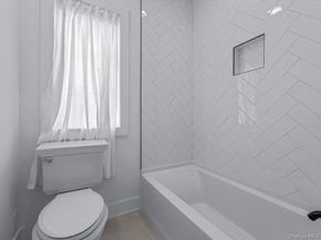 1 Sequoia Circle, Manhasset NY 11030