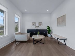 1 Sequoia Circle, Manhasset NY 11030
