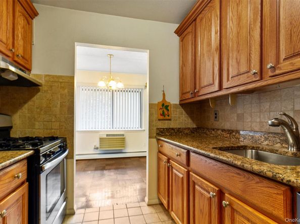 687 Bronx River Road 2A, Yonkers NY 10704