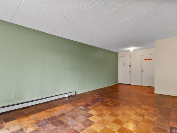 687 Bronx River Road 2A, Yonkers NY 10704