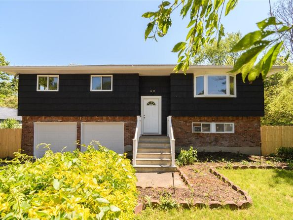 30 Bushwick Avenue, Brentwood NY 11717