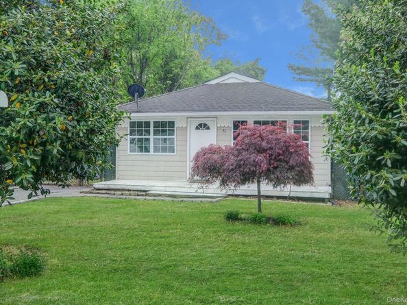 122 Eleanor Avenue, Mastic NY 11950