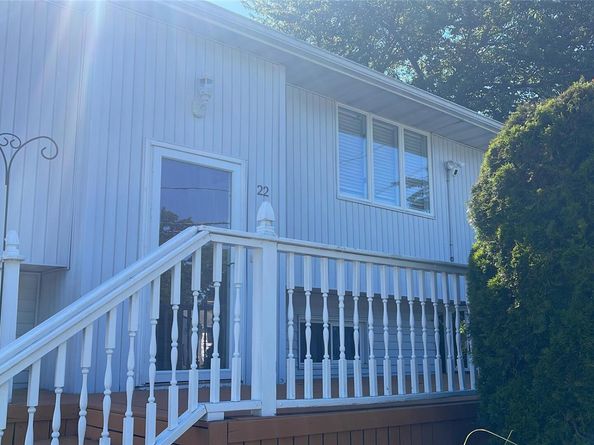 22 Salem Lane, Selden NY 11784