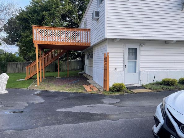 22 Salem Lane, Selden NY 11784