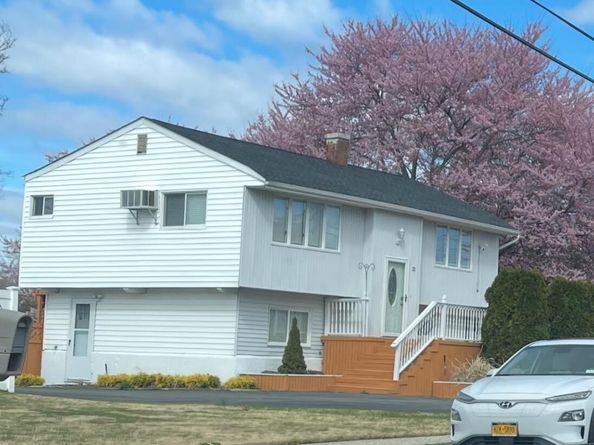22 Salem Lane, Selden NY 11784