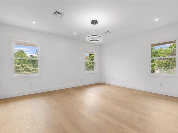 559 Linda Lane, Woodmere NY 11598