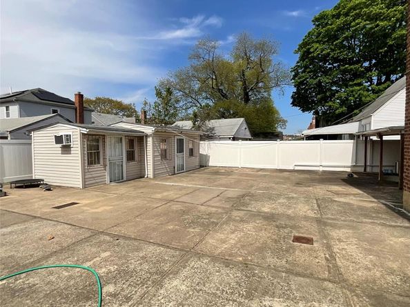 143-36 257th Street, Rosedale NY 11422