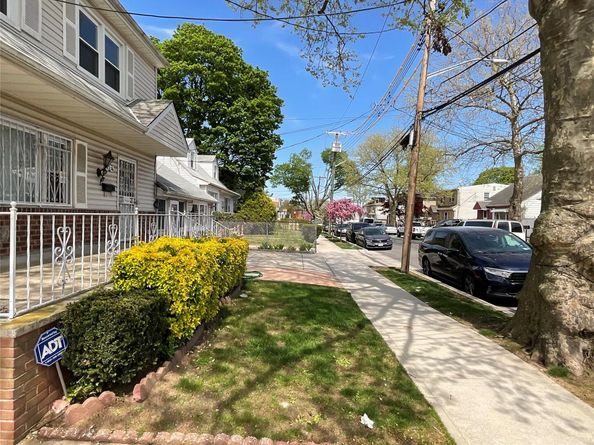 143-36 257th Street, Rosedale NY 11422