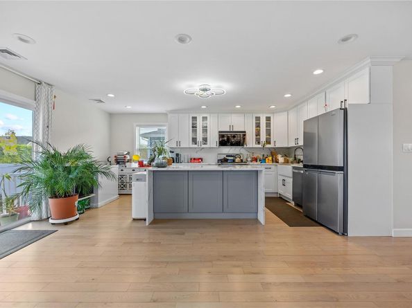 3875 South Street, Seaford NY 11783