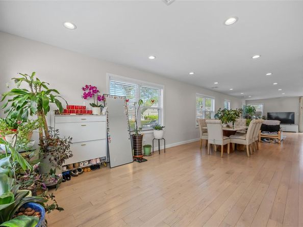 3875 South Street, Seaford NY 11783
