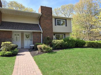 225 Lake Pointe Circle