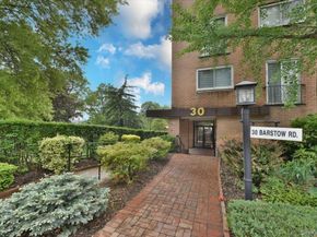 30 BARSTOW Road 3A, Great Neck NY 11021